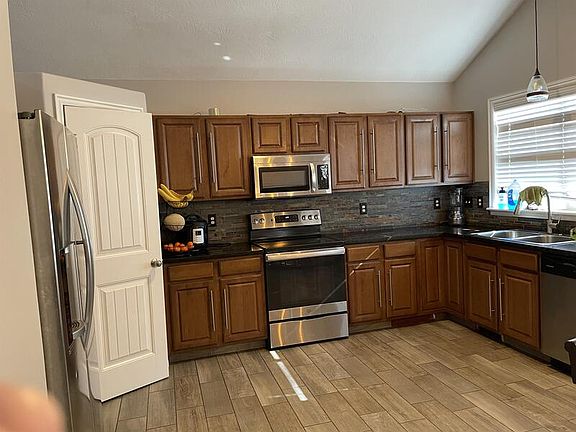3rd image of 6115 S City Vistas Way
