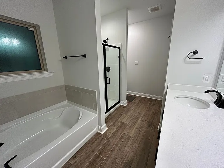 225 Barclay Blvd — Photo 27