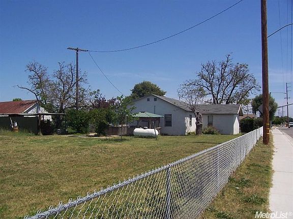 4th image of 311 E Harney Ln