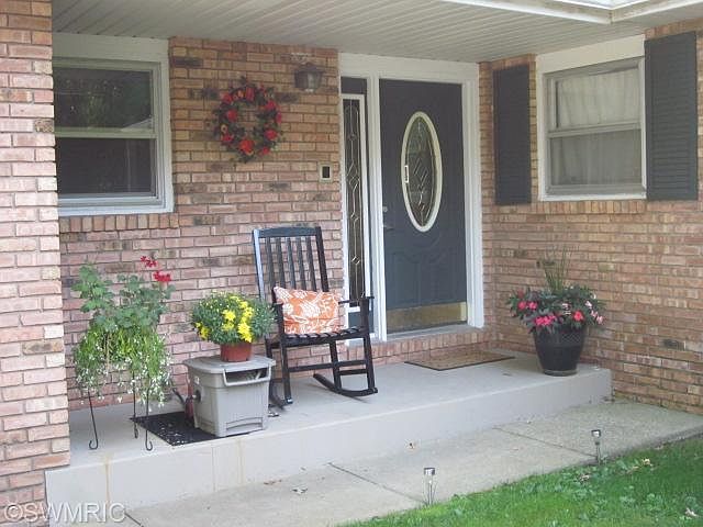 2nd image of 26490 Hillview Dr