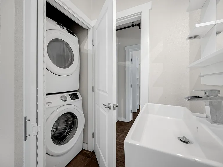 601 Linden Ave #201 — Photo 6