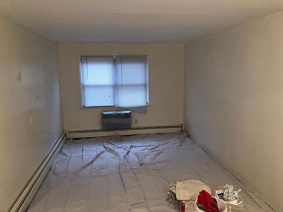 3rd image of 18-35 Clintonville St #37