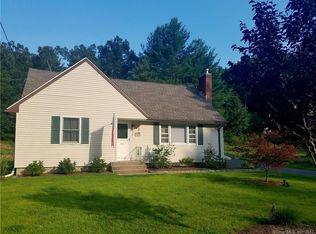 11 Deerwood Dr, Granby, CT 06035