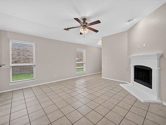 5th image of 1325 Cheyenne Dr