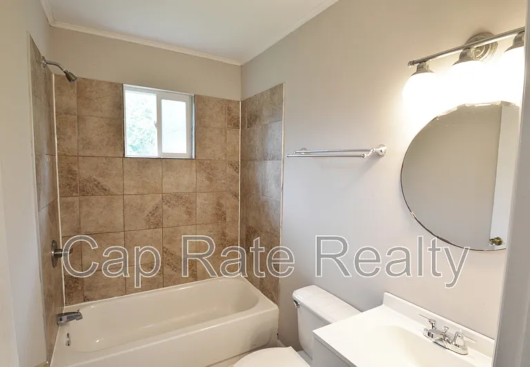 1226 Parkview Dr — Photo 16
