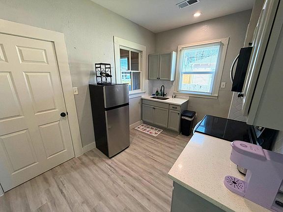 5th image of 2219 45th St