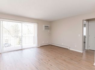 810 W River Rd APT 5, Champlin, MN 55316