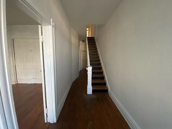 4th image of 1309 W Cary St