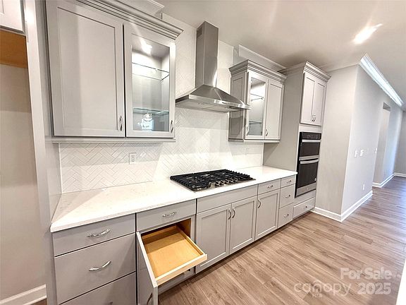 3rd image of 9653 Liberty Hill Dr