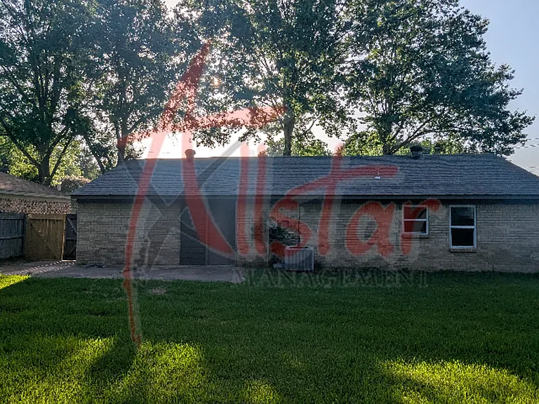 8119 Martha Ann Ln — Photo 11