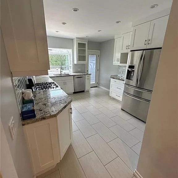5752 Newcastle Ave — Photo 4