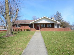 250 Hickorywood Dr, Decatur, IL 62526