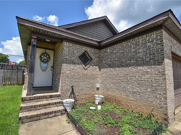4th image of 10410 Hunt Cir