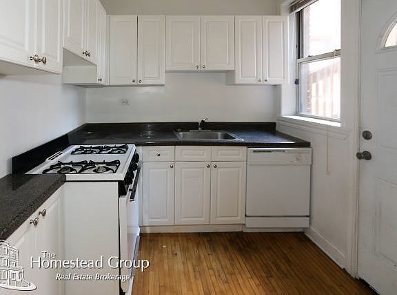 2nd image of 628 1/2 W Barry Ave APT 2S