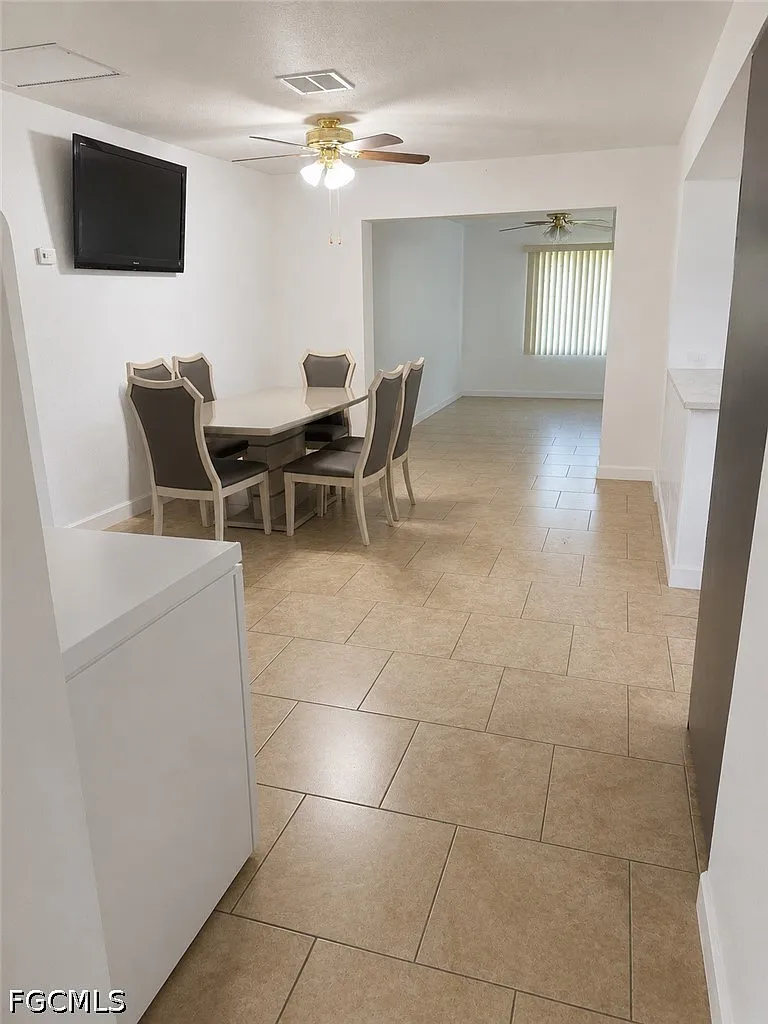 4 bed, 2.0 bath, 1620 sqft, $3,600 — Photo 3