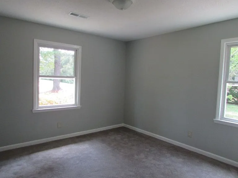 2940 Steeplechase Dr — Photo 7