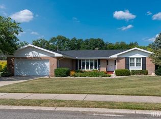 1105 Clermont Dr, South Bend, IN 46617