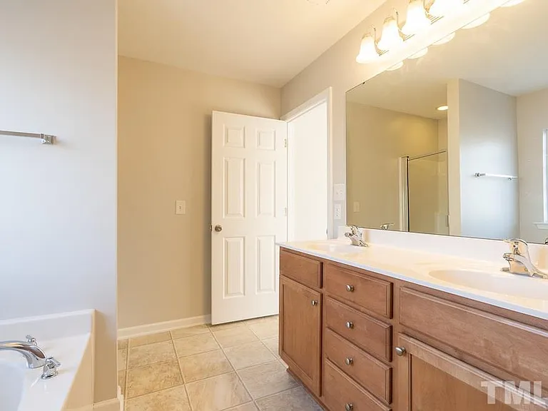 401 Wellspring Dr — Photo 19
