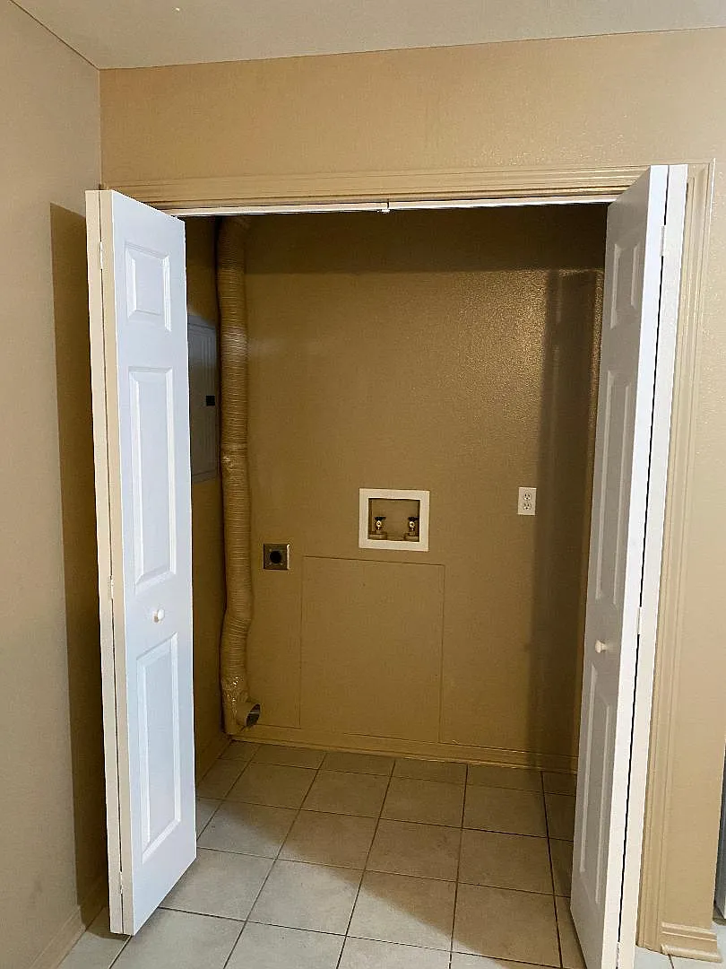 1 bed, 550 sqft, $895 — Photo 2