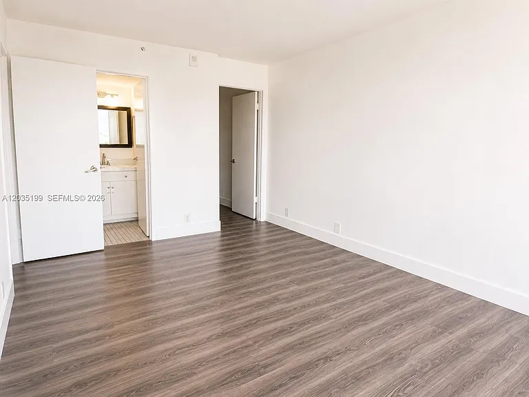 7601 E Treasure Dr #1505 — Photo 15