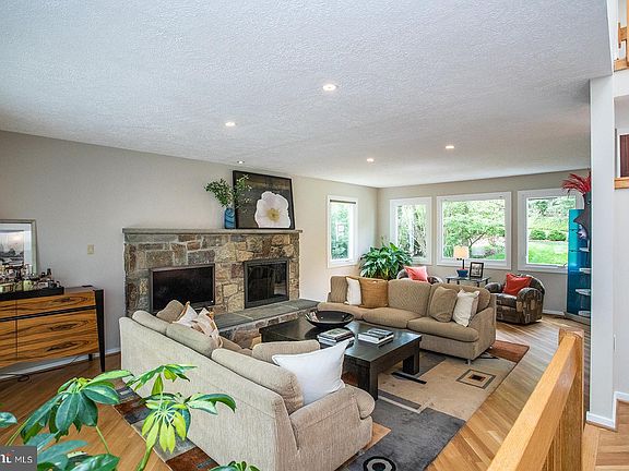 5th image of 1403 Grady Randall Ct