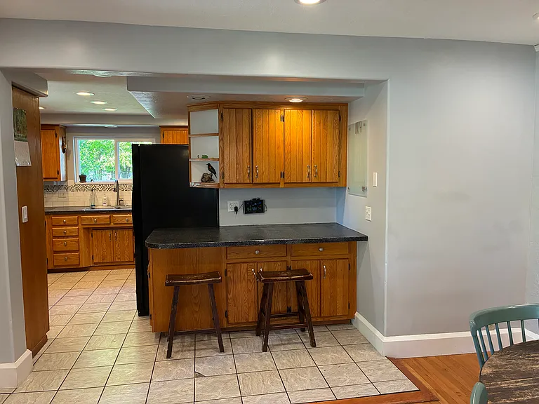 830 S Center St — Photo 3