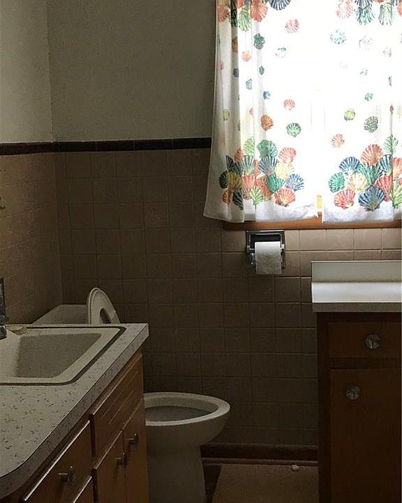 2nd image of 1105 Catalpa Dr