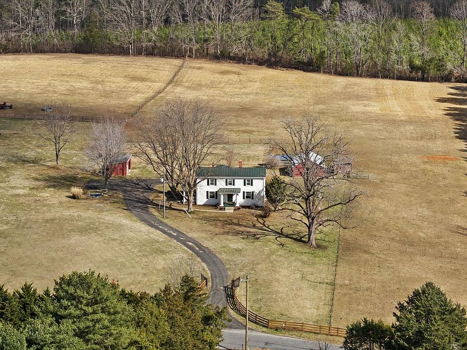 1st image of 1815 Country Rd