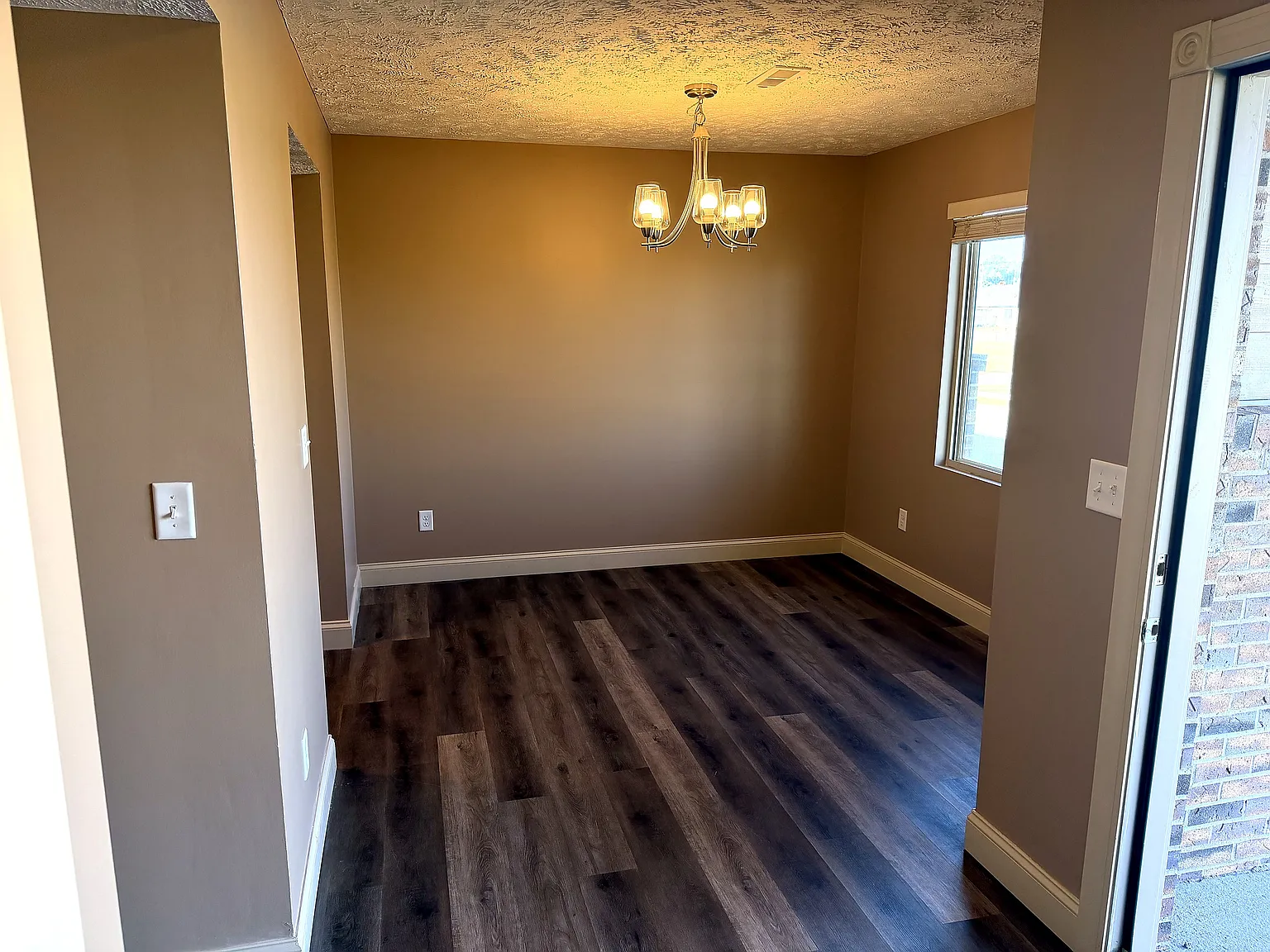 2 bed, 2.5 bath, 1500 sqft, $1,900 — Photo 4