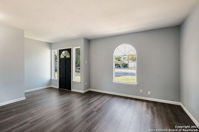 2nd image of 321 Melissa Ct