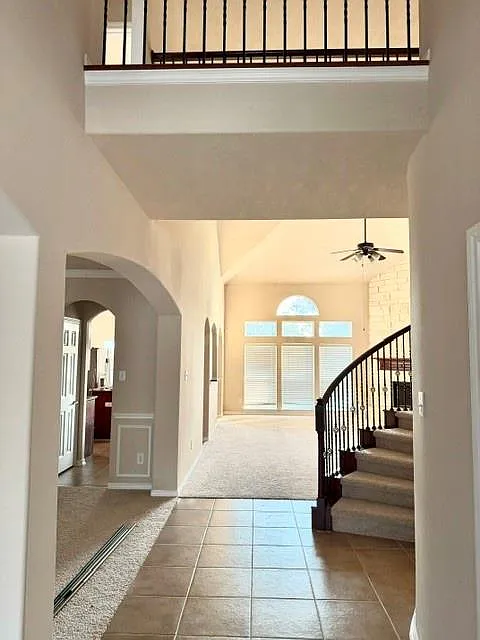 5 bed, 3.5 bath, 3846 sqft, $3,200 — Photo 3