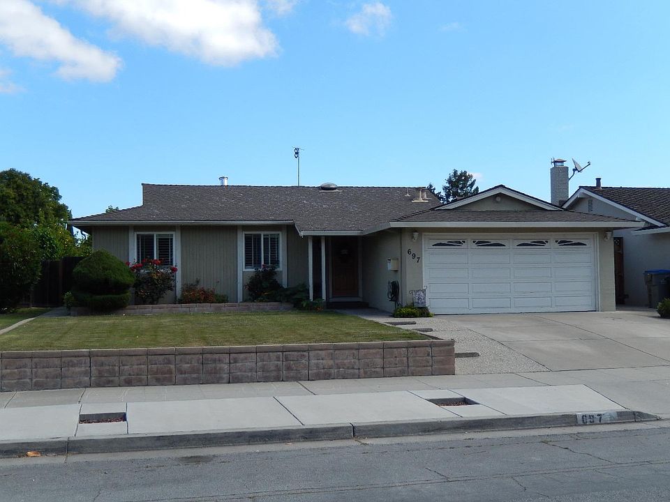 1st image of 697 Cree Dr