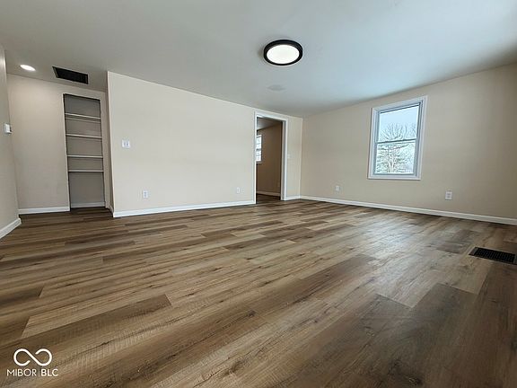 5th image of 1125 Mill St