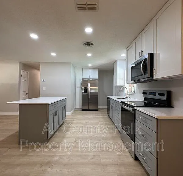 2255 E Helen Cir — Photo 9
