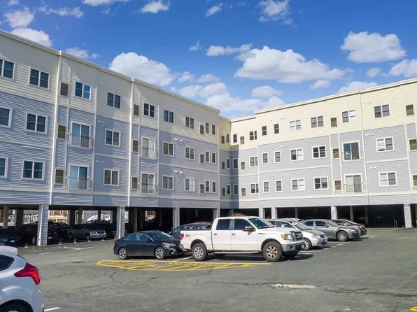 75 Walnut St Unit 301, Peabody, MA 01960