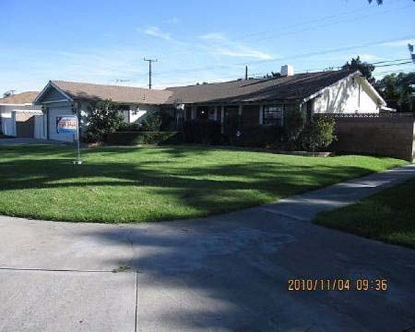 2nd image of 850 S Chantilly St