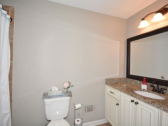 2nd image of 4531 Glennwood Dr