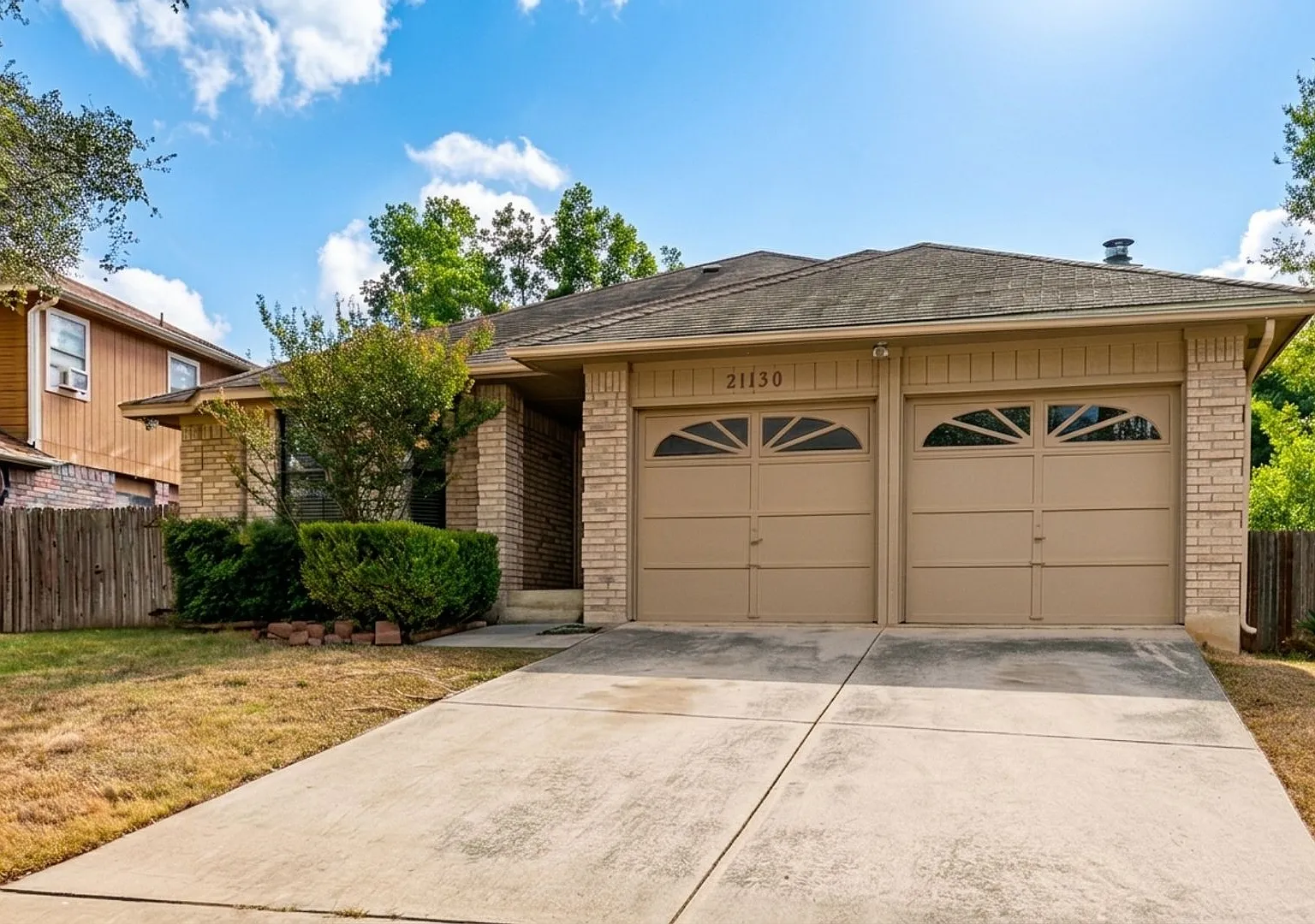 3-Bedroom Single Story Home In Encino Park — Photo 3
