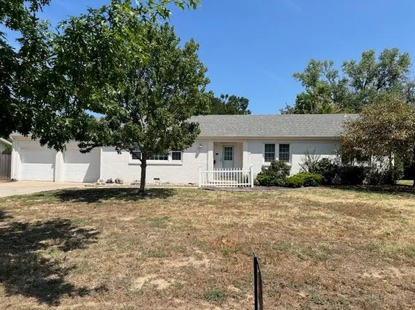 1372 N Iroquois Rd, Wichita, KS 67203