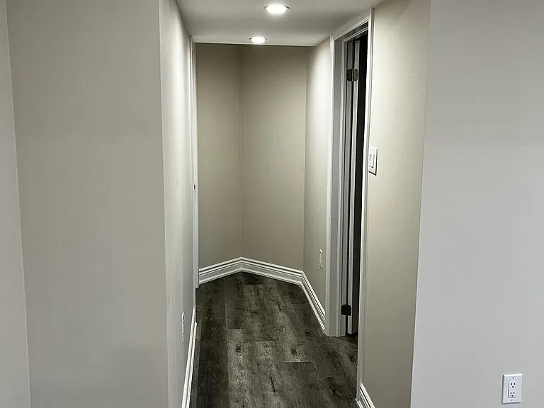 309 Alexander Cres NE — Photo 6