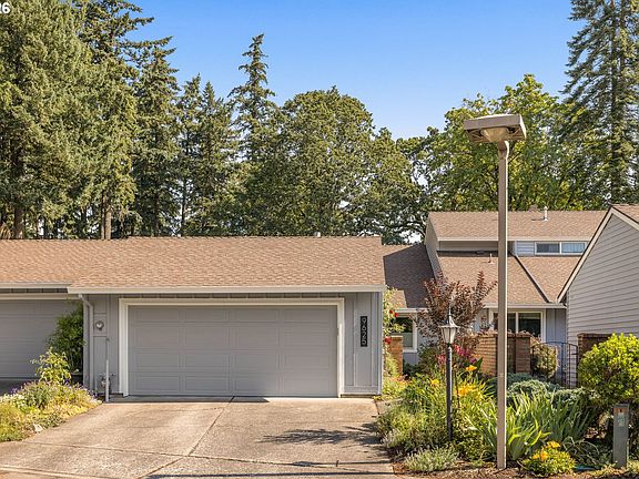 3rd image of 9625 SW Brentwood Pl