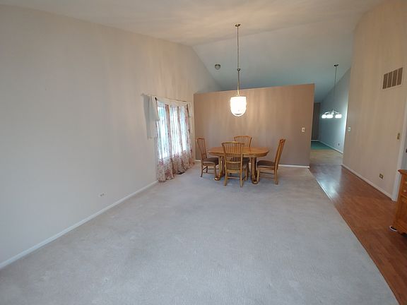 3rd image of 926 Hartwood Dr