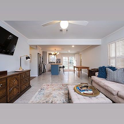 2nd image of 109 White Oak Ln