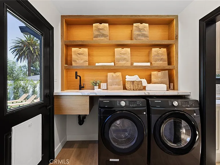 6016 N Woodlake Ave — Photo 20