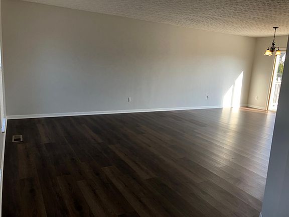 3rd image of 8777 Ormiston Cir