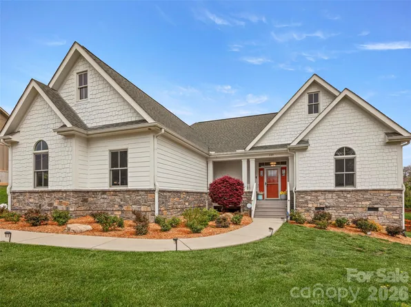 127 Rockbridge Rd, Mills River, NC 28759