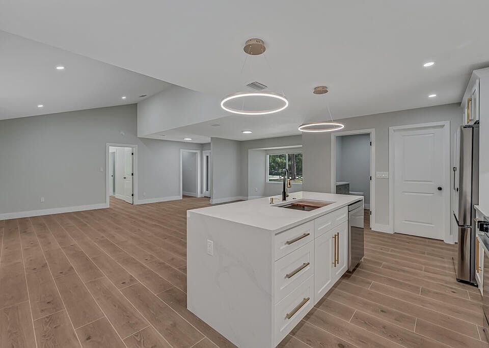 1st image of 18228 48th Avenue N