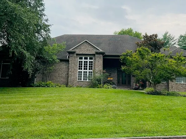 205 Lakewood Dr, Vincennes, IN 47591