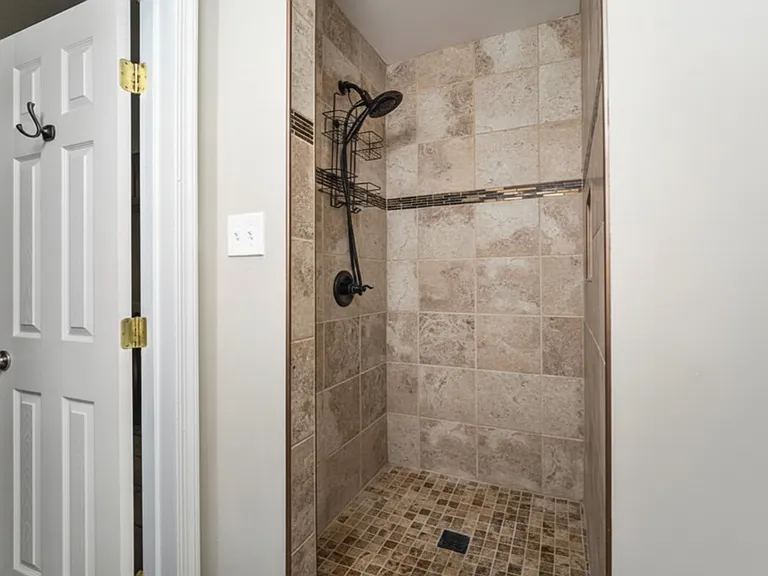 3027 Grandy Ave — Photo 5