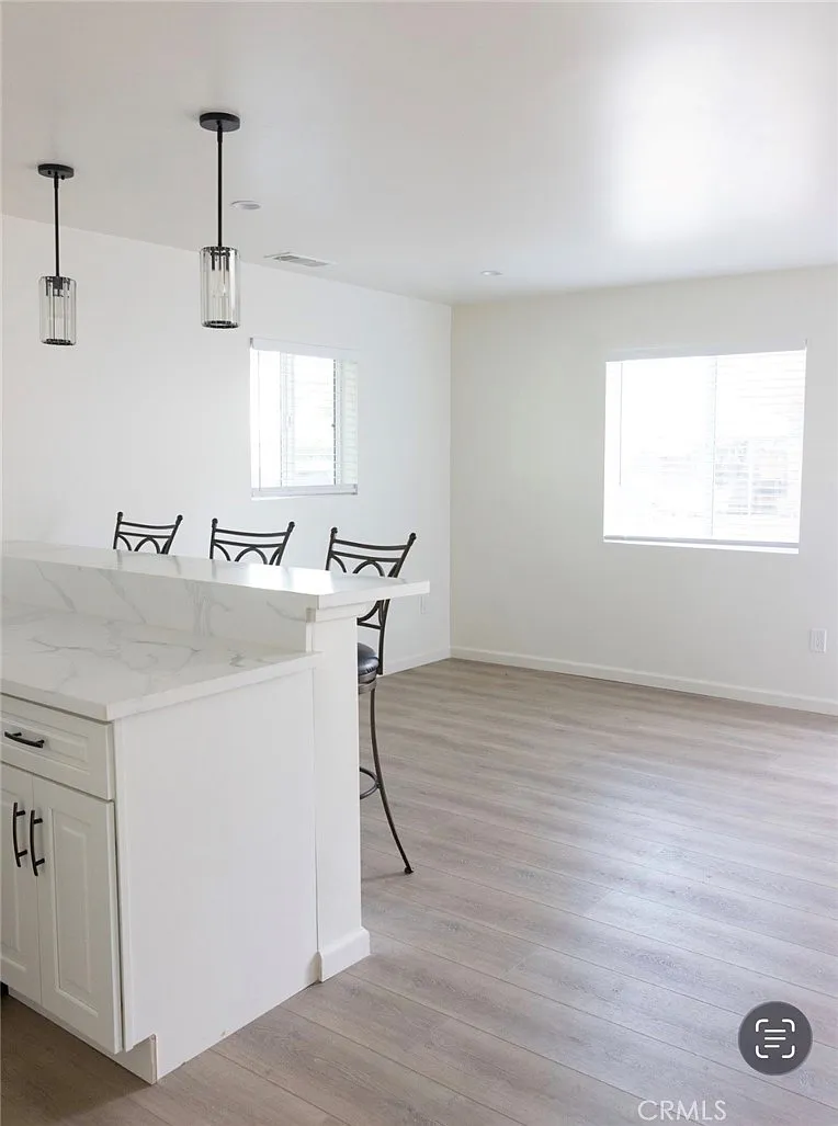 2 bed, 861 sqft, $2,800 — Photo 4